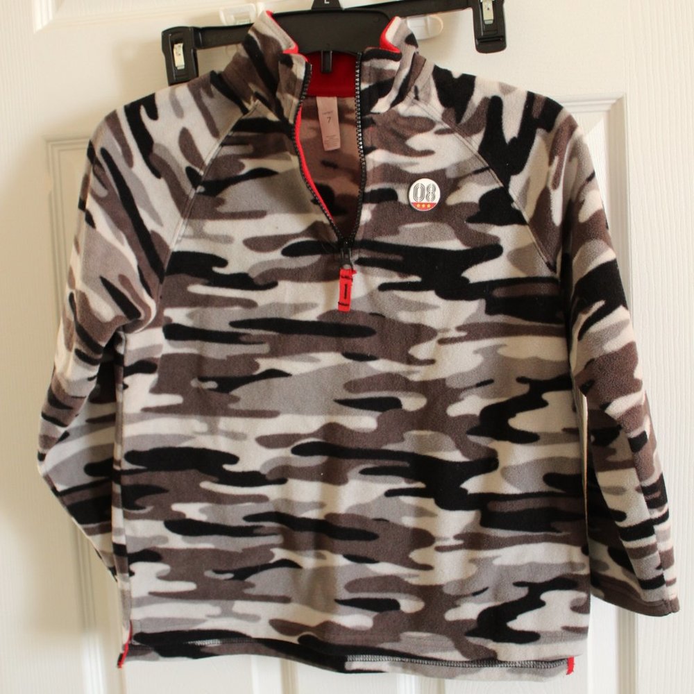 Boys Carter Camo Fleece Pullover Size 7